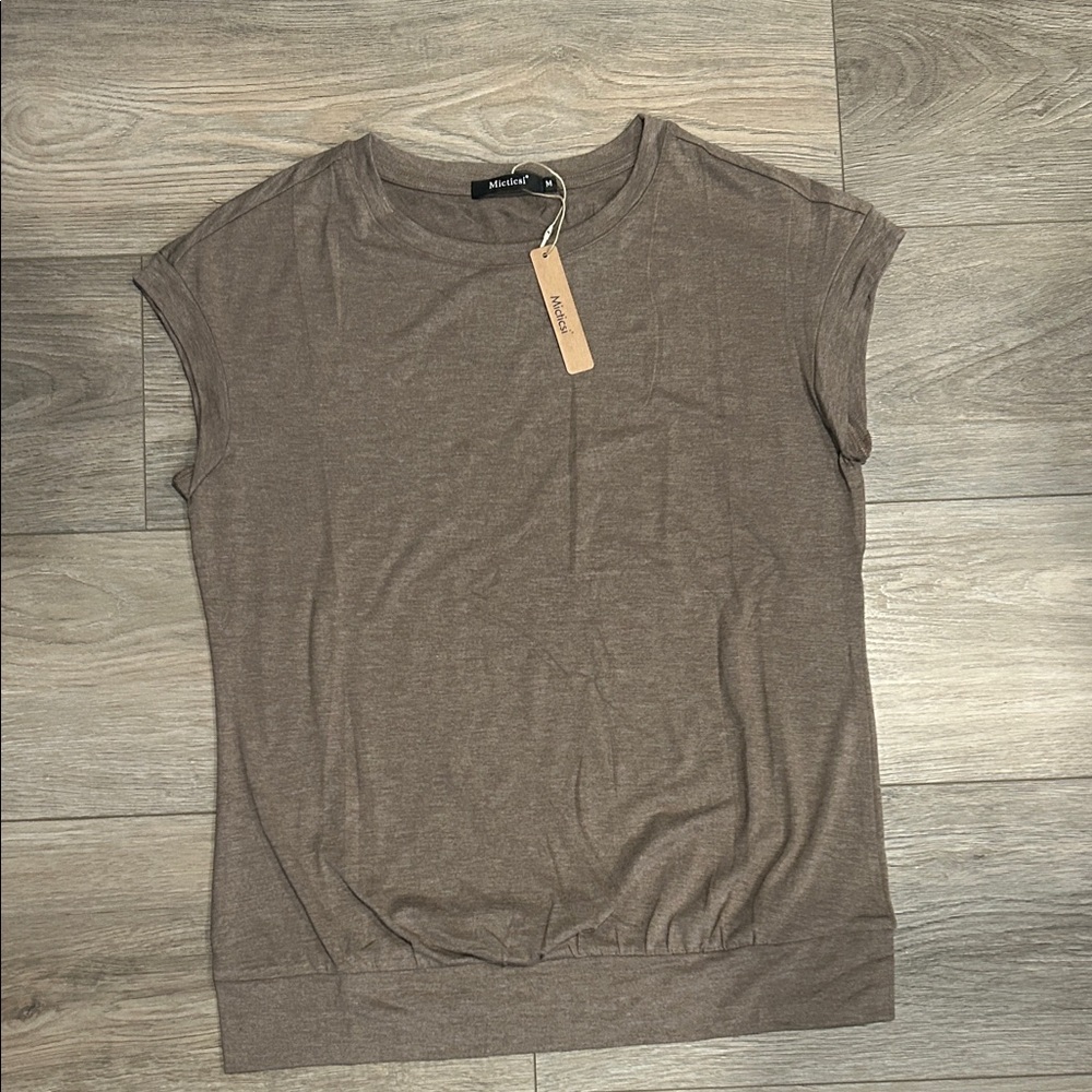 NWT Micticsi Taupe Muscle Tee with‎ banded bottom Women’s size M